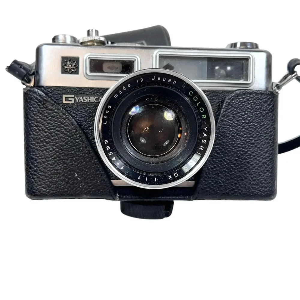 YASHICA Electro 35 GSN Rangefinder 35mm Film Camera w/45mm f/1.7 Lens Cases